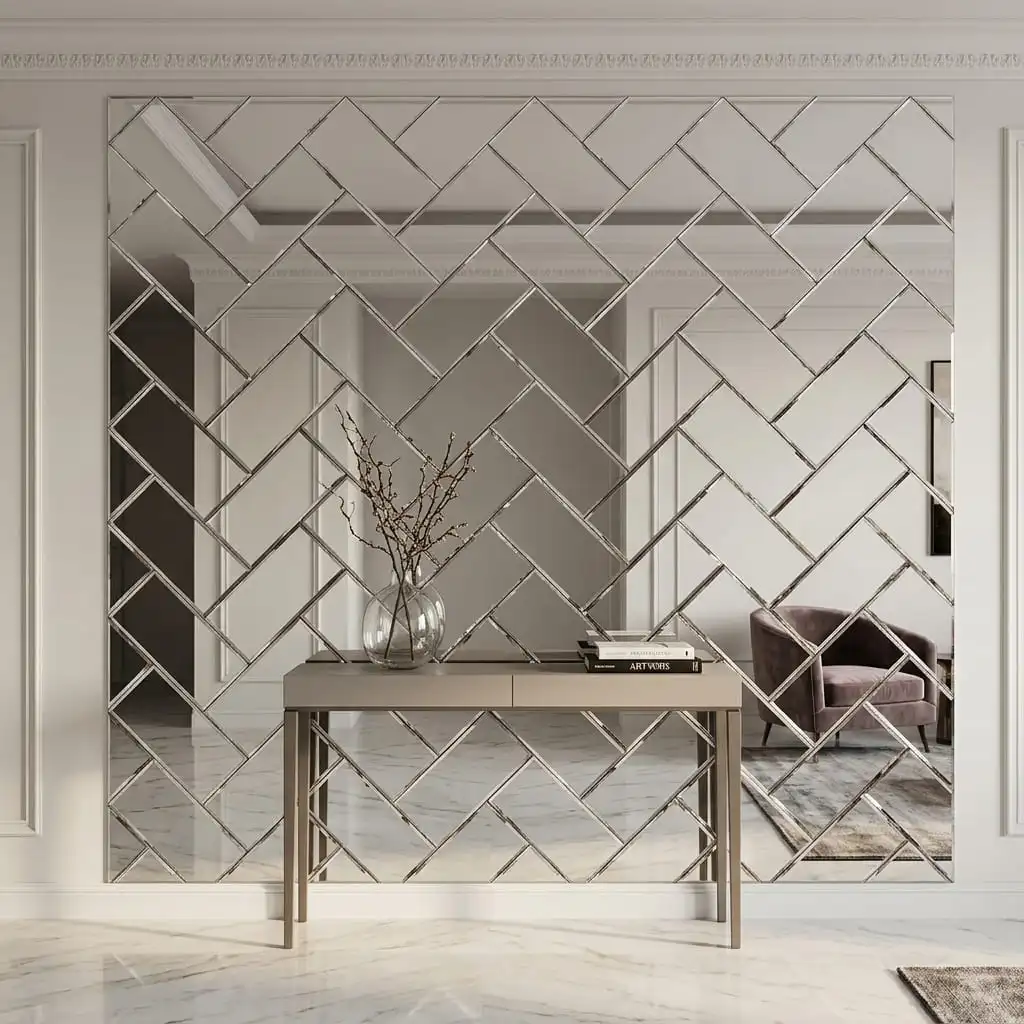 Grand miroir sur mesure dans un intérieur contemporain